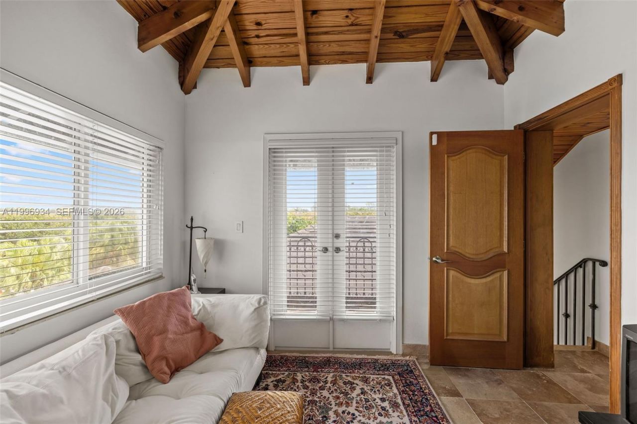 8450 SW 74th Ter, Miami, FL 33143 Photo