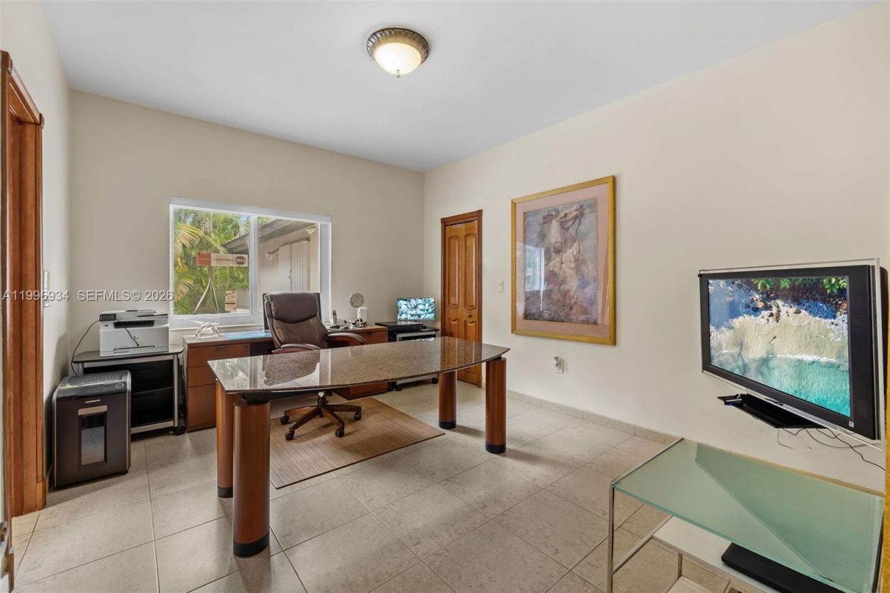 8450 SW 74th Ter, Miami, FL 33143 Photo