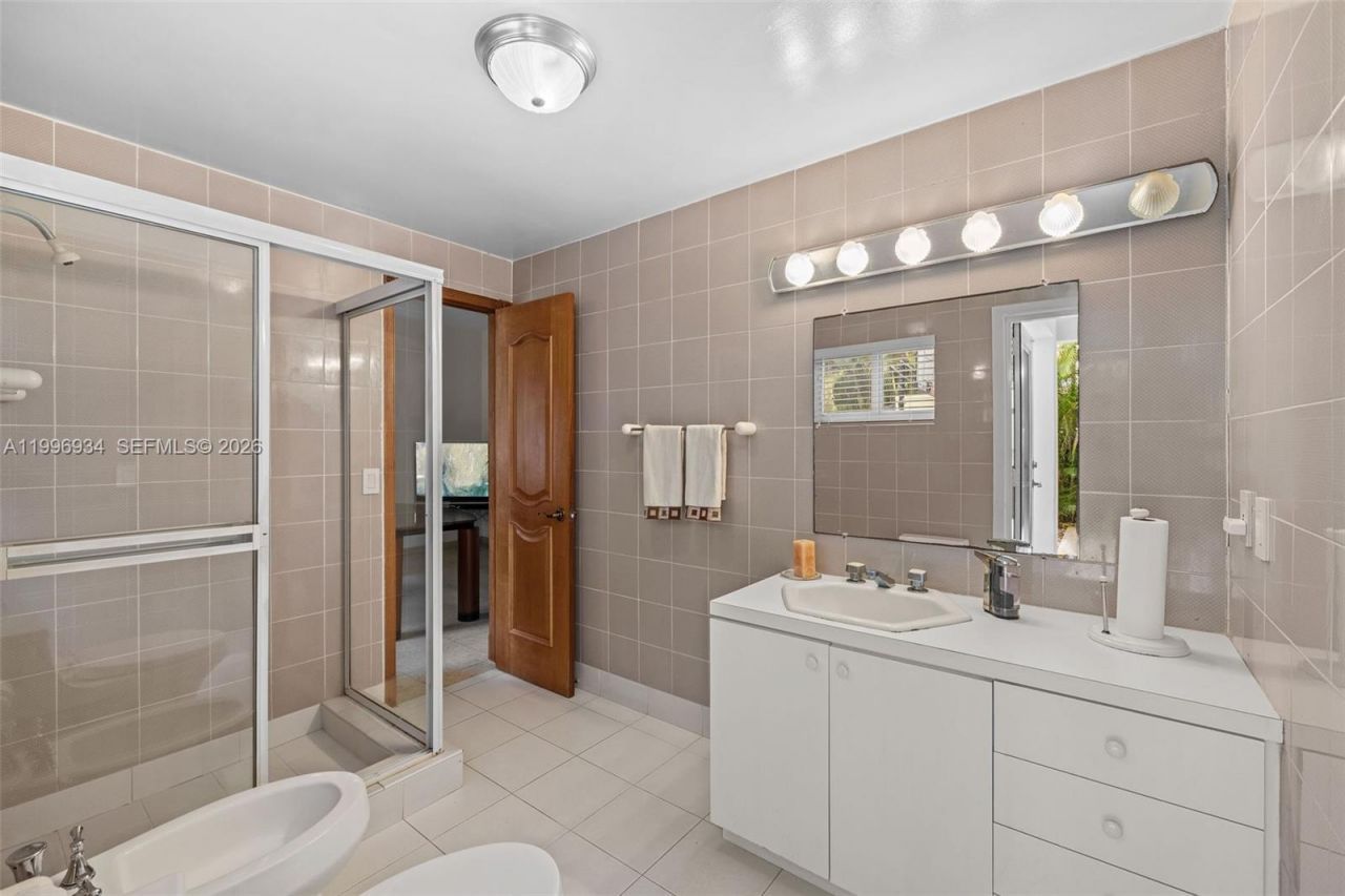 8450 SW 74th Ter, Miami, FL 33143 Photo