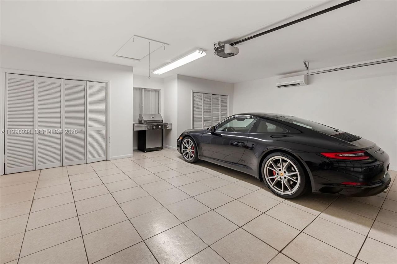 8450 SW 74th Ter, Miami, FL 33143 Photo