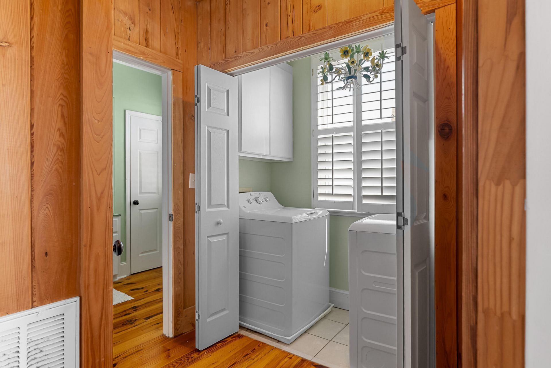 1024 W Ashley Avenue Photo 65