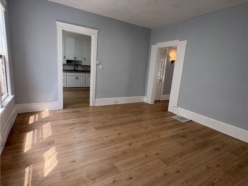 946 E 79th Street, Cleveland, OH 44103 Photo 3