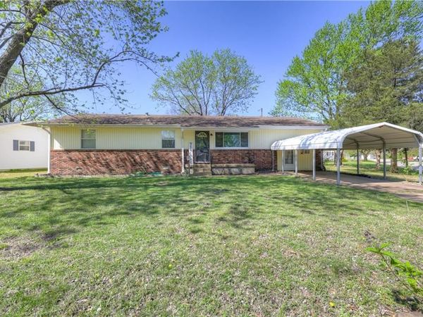 521 Sunset Circle, Columbus, KS 66725