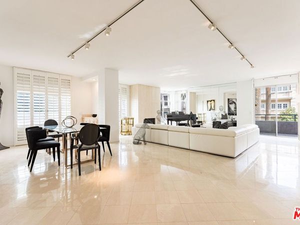 121 S Palm Drive, Unit 401, Beverly Hills, CA 90212