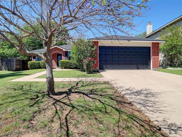 1305 Highcrest Drive, Burleson, TX 76028