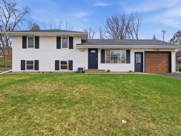 8226 Hillside Trail S, Cottage Grove, MN 55016