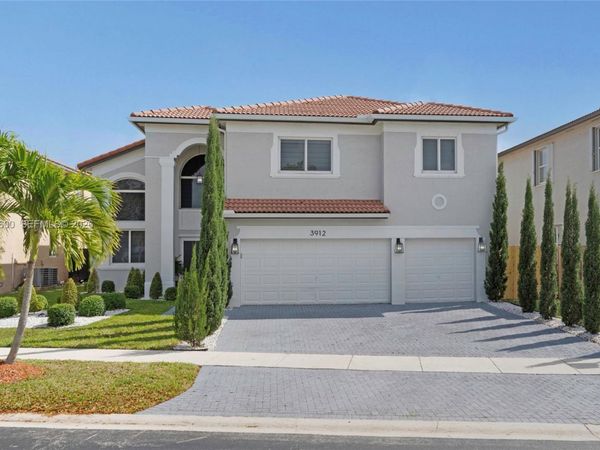 3912 NE 20th St, Homestead, FL 33033