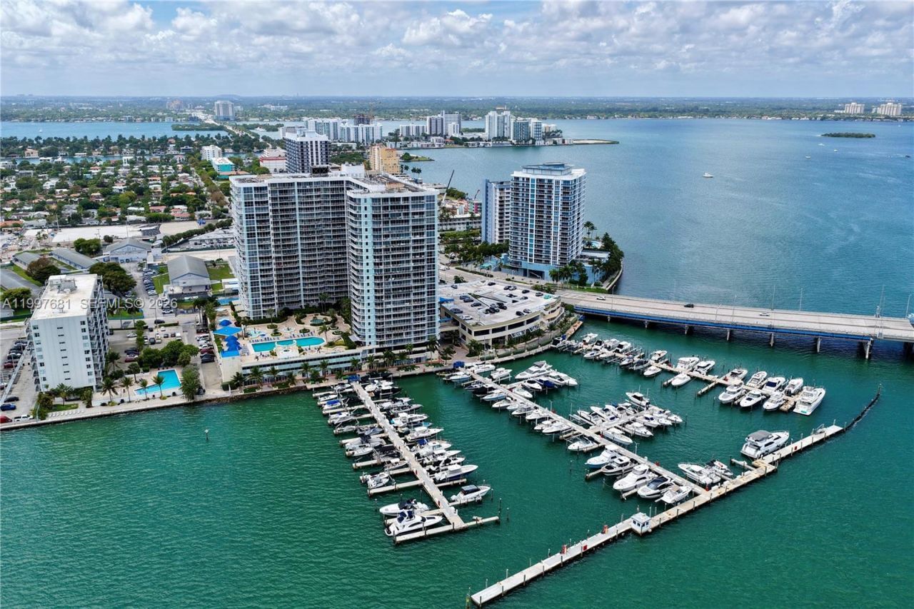 7601 E Treasure Dr, Unit 2319, North Bay Village, FL 33141 Photo