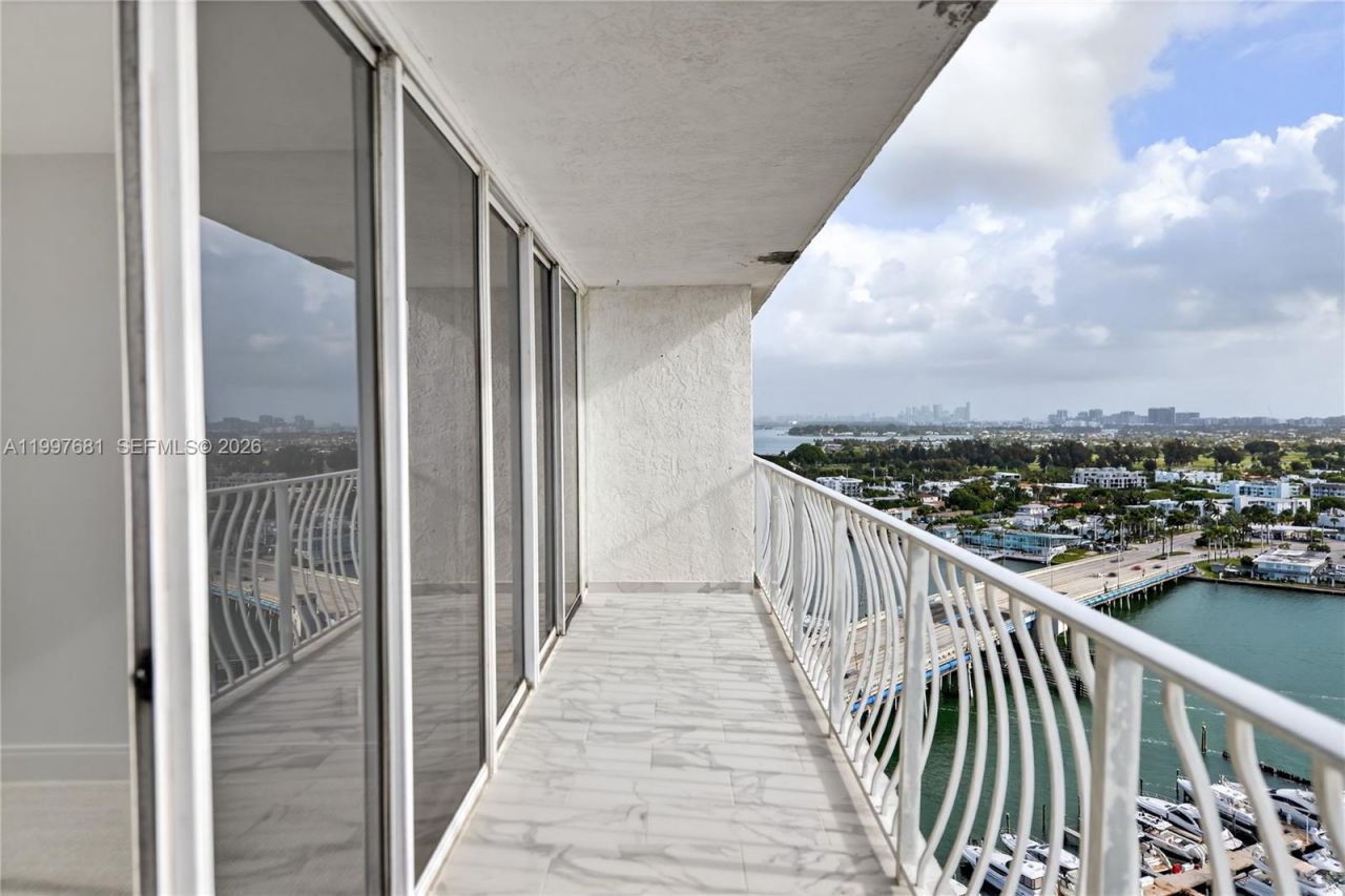 7601 E Treasure Dr, Unit 2319, North Bay Village, FL 33141 Photo