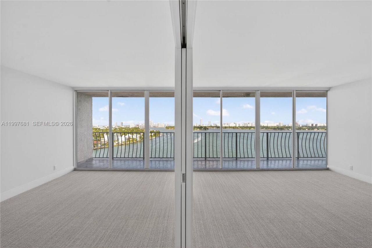 7601 E Treasure Dr, Unit 2319, North Bay Village, FL 33141 Photo