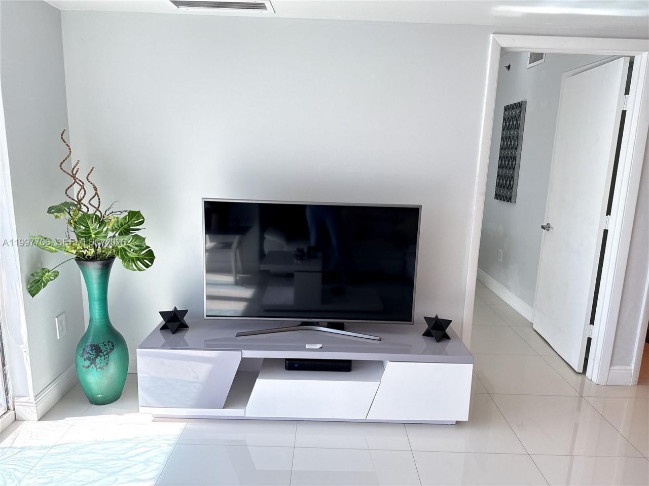 50 Biscayne Blvd, Unit 1907, Miami, FL 33132 Photo