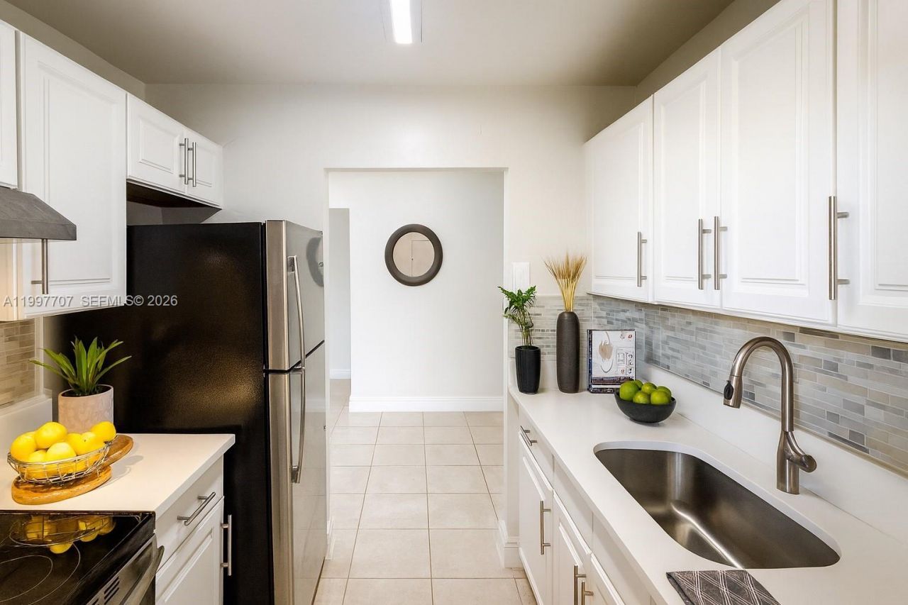 400 NE 1st St, Unit 206, Hallandale Beach, FL 33009 Photo