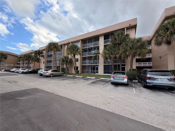 17000 NW 67th Ave, Unit 115, Hialeah, FL 33015