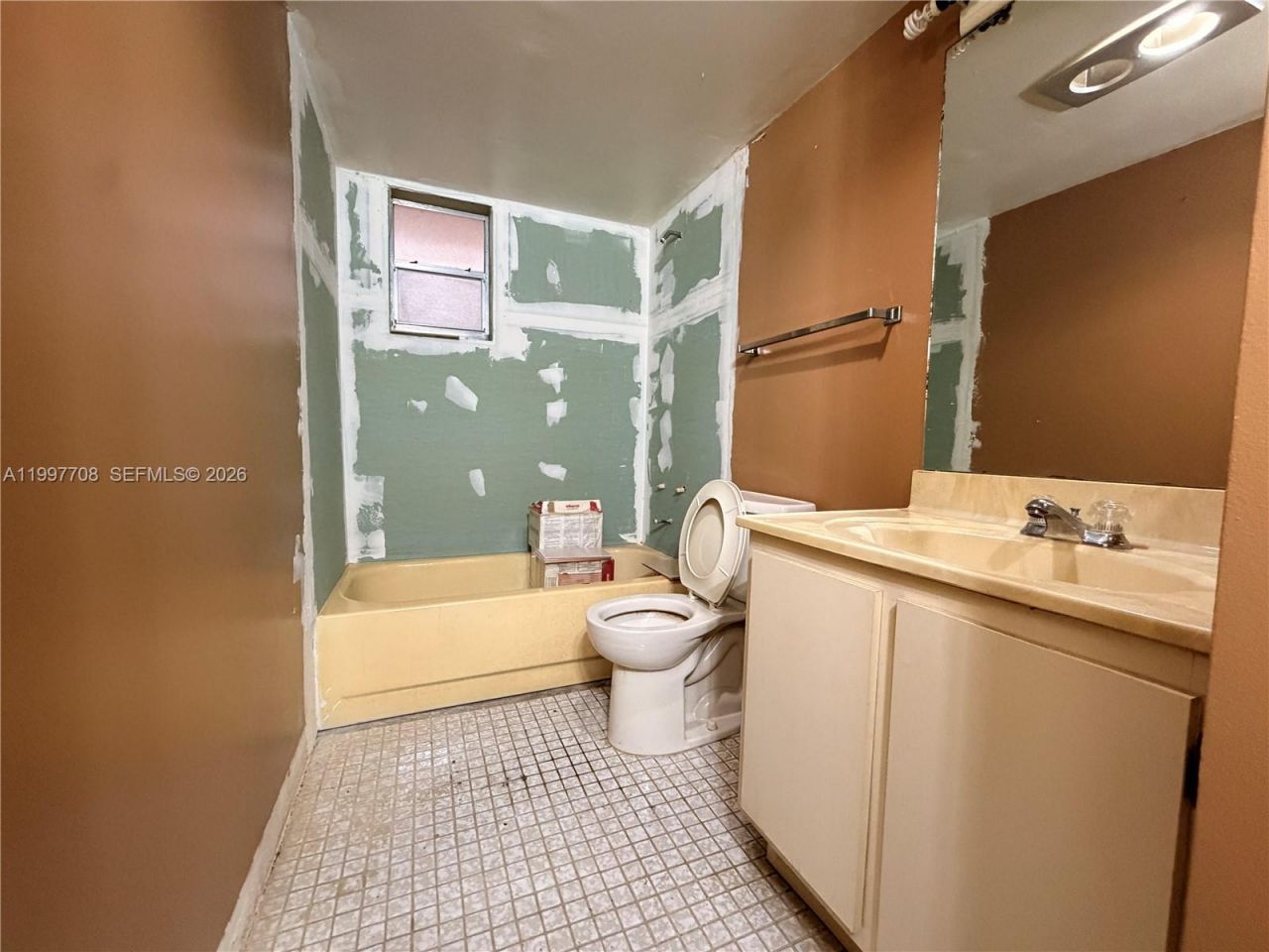 17000 NW 67th Ave, Unit 115, Hialeah, FL 33015 Photo