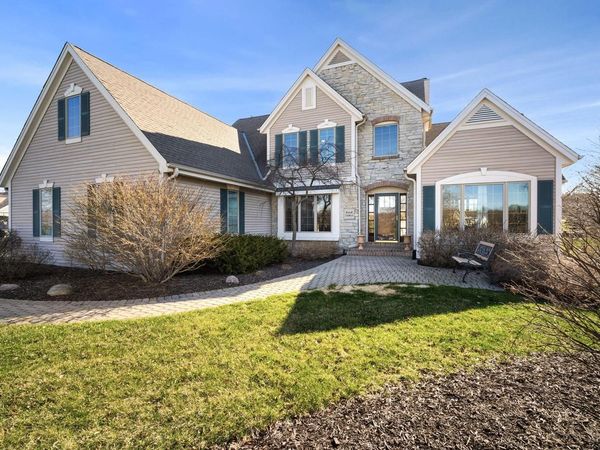 W316S8904 Laurens PARKWAY, Mukwonago, WI 53149