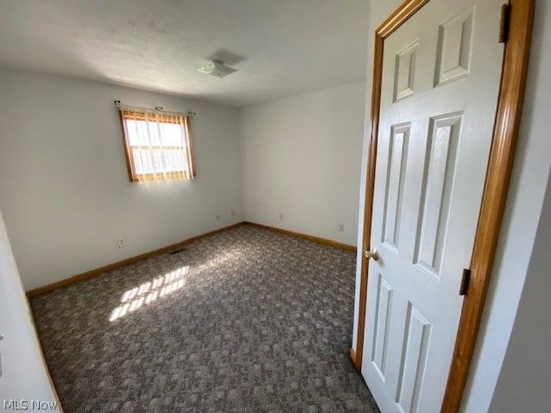 511 Daniels Street, Toronto, OH 43964 Photo 10