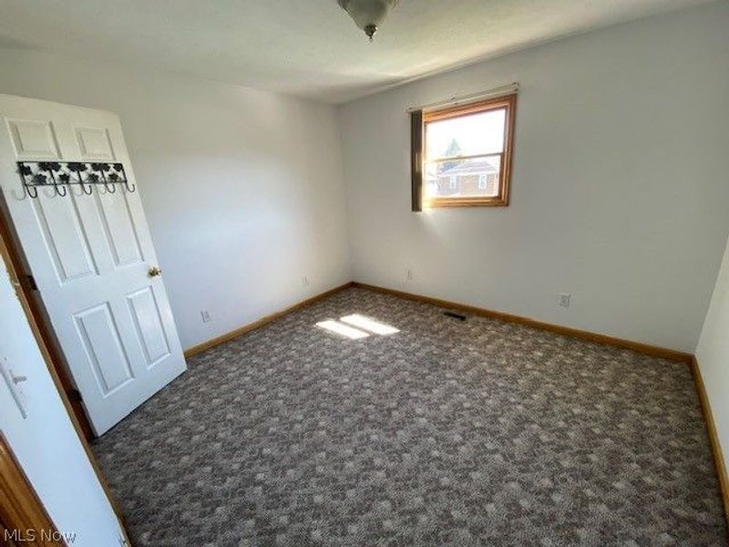 511 Daniels Street, Toronto, OH 43964 Photo 6