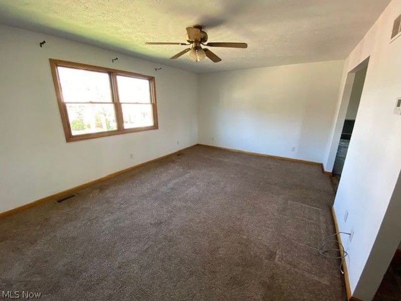 511 Daniels Street, Toronto, OH 43964 Photo 9