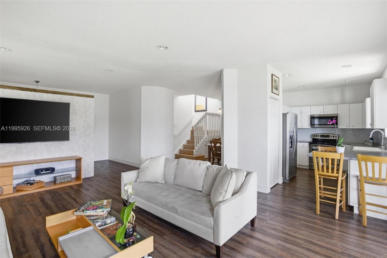 1326 Canary Island Dr, Weston, FL 33327 Photo