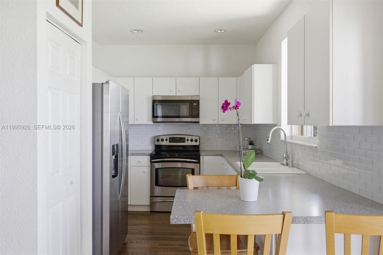 1326 Canary Island Dr, Weston, FL 33327 Photo