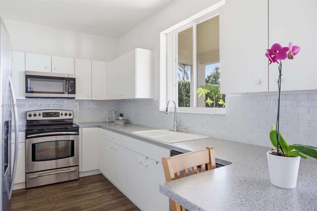 1326 Canary Island Dr, Weston, FL 33327 Photo