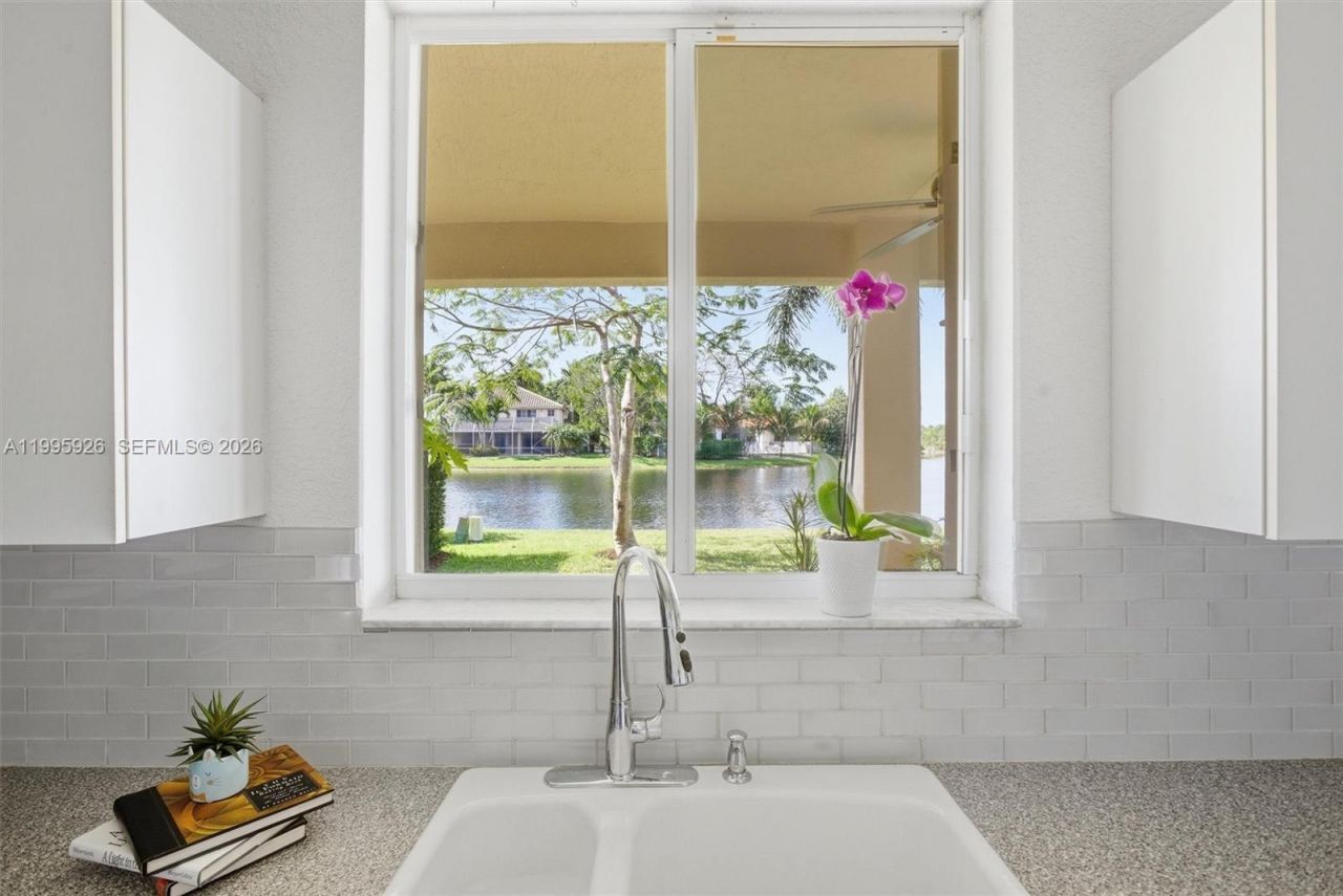 1326 Canary Island Dr, Weston, FL 33327 Photo