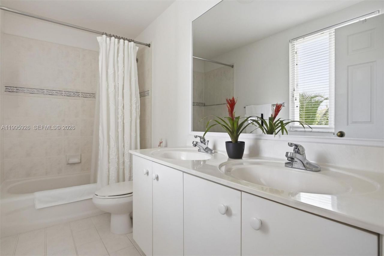 1326 Canary Island Dr, Weston, FL 33327 Photo