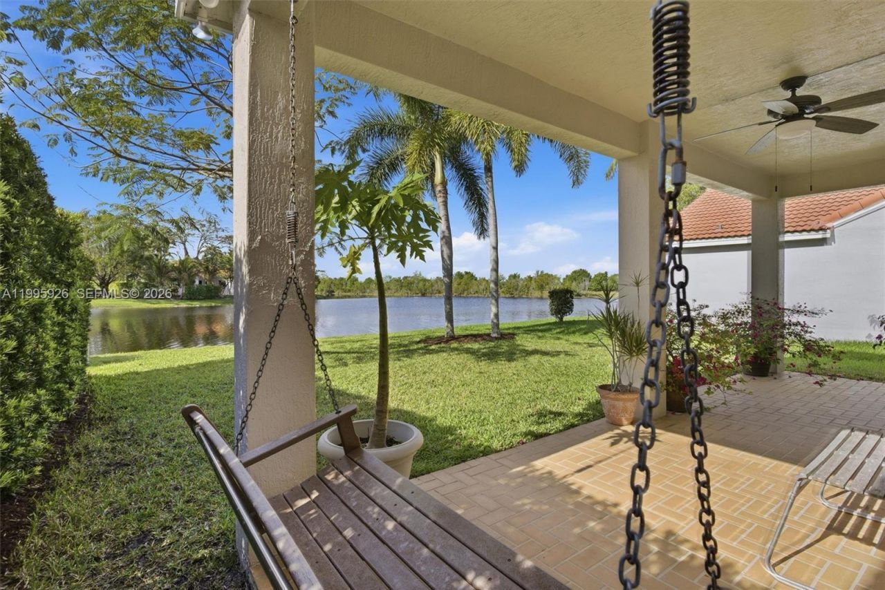 1326 Canary Island Dr, Weston, FL 33327 Photo