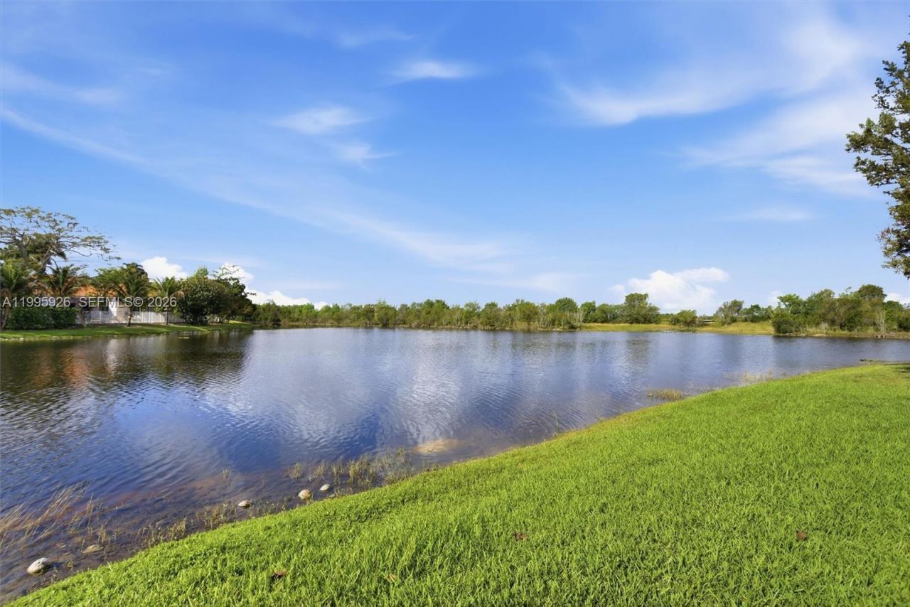 1326 Canary Island Dr, Weston, FL 33327 Photo