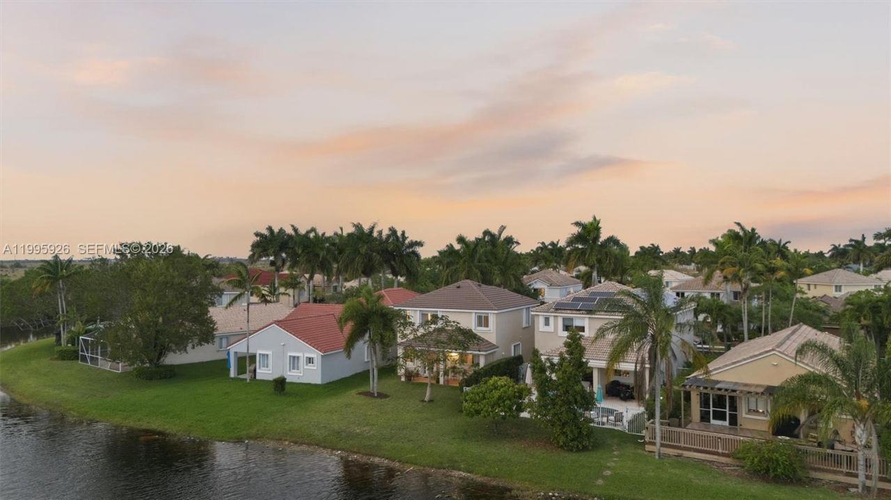 1326 Canary Island Dr, Weston, FL 33327 Photo