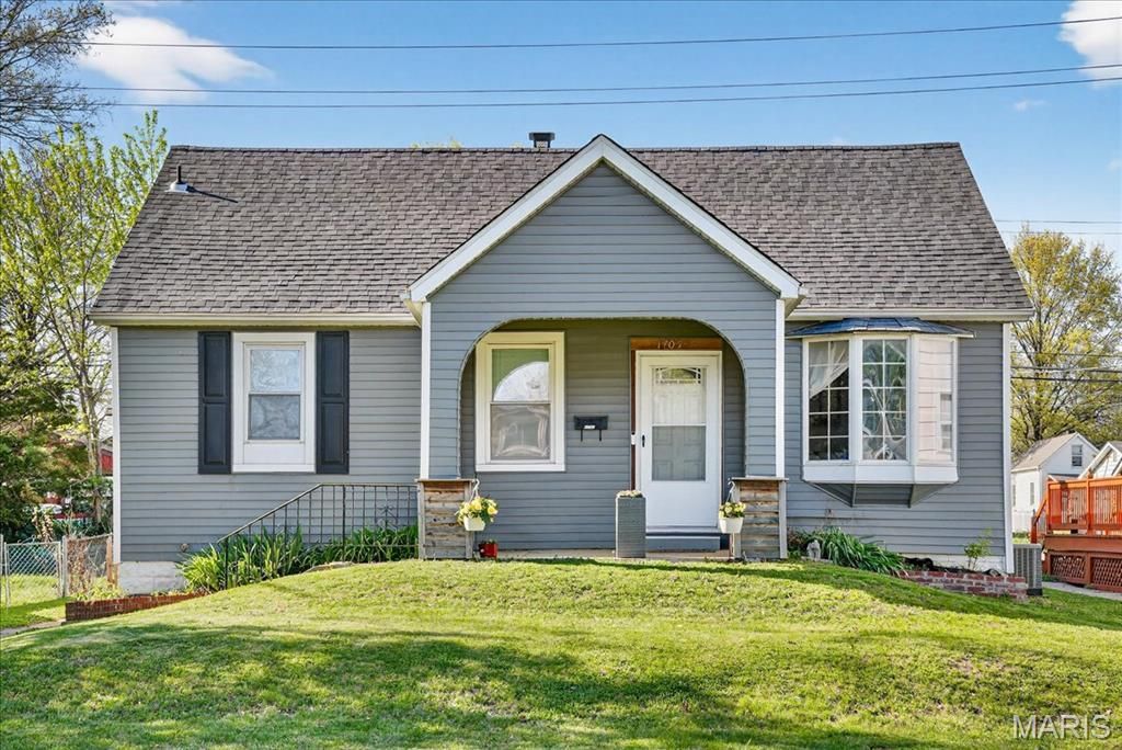 1705 N Charles Street, Belleville, IL 62221 Main Photo