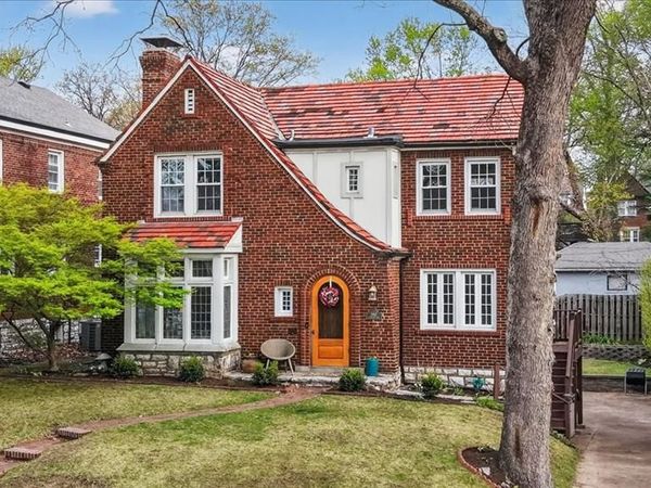 7487 Kingsbury Boulevard, University City, MO 63130