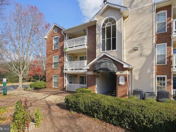 1536 LINCOLN WAY, Unit 203, MCLEAN, VA 22102