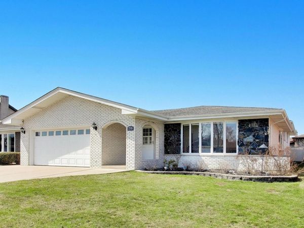 2936 Halifax Avenue , Westchester, IL 60154