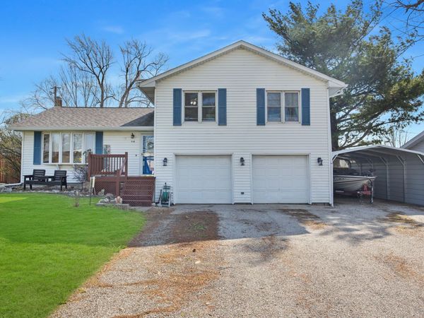 416 S Chestnut Street , Leroy, IL 61752