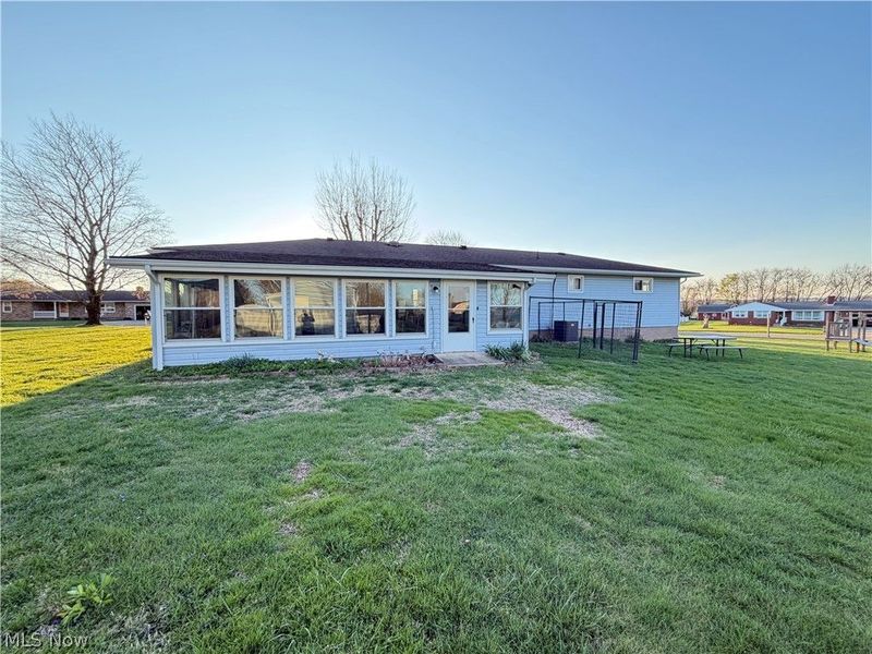 22179 Valley View Drive, West Lafayette, OH 43845 Photo 3