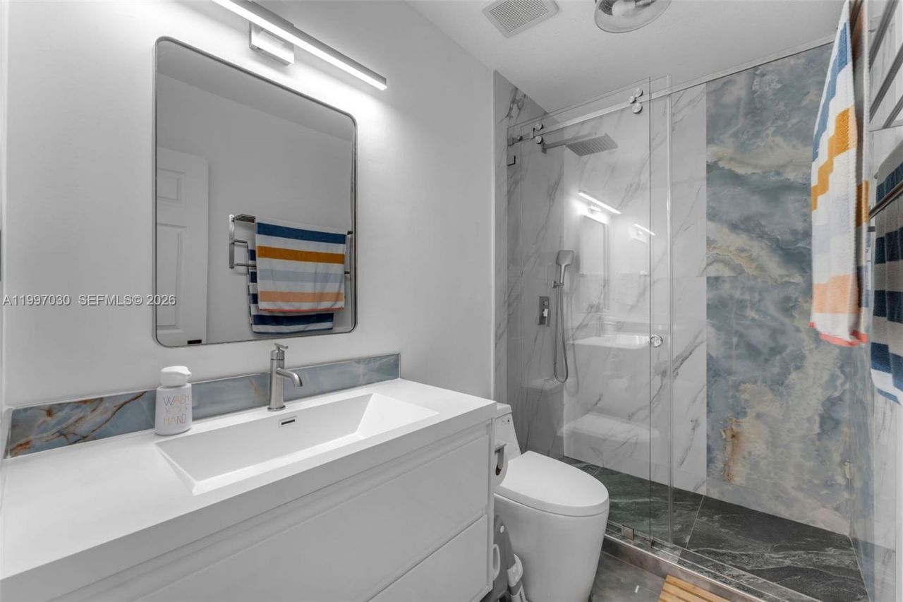 9030 SW 162nd St, Palmetto Bay, FL 33157 Photo