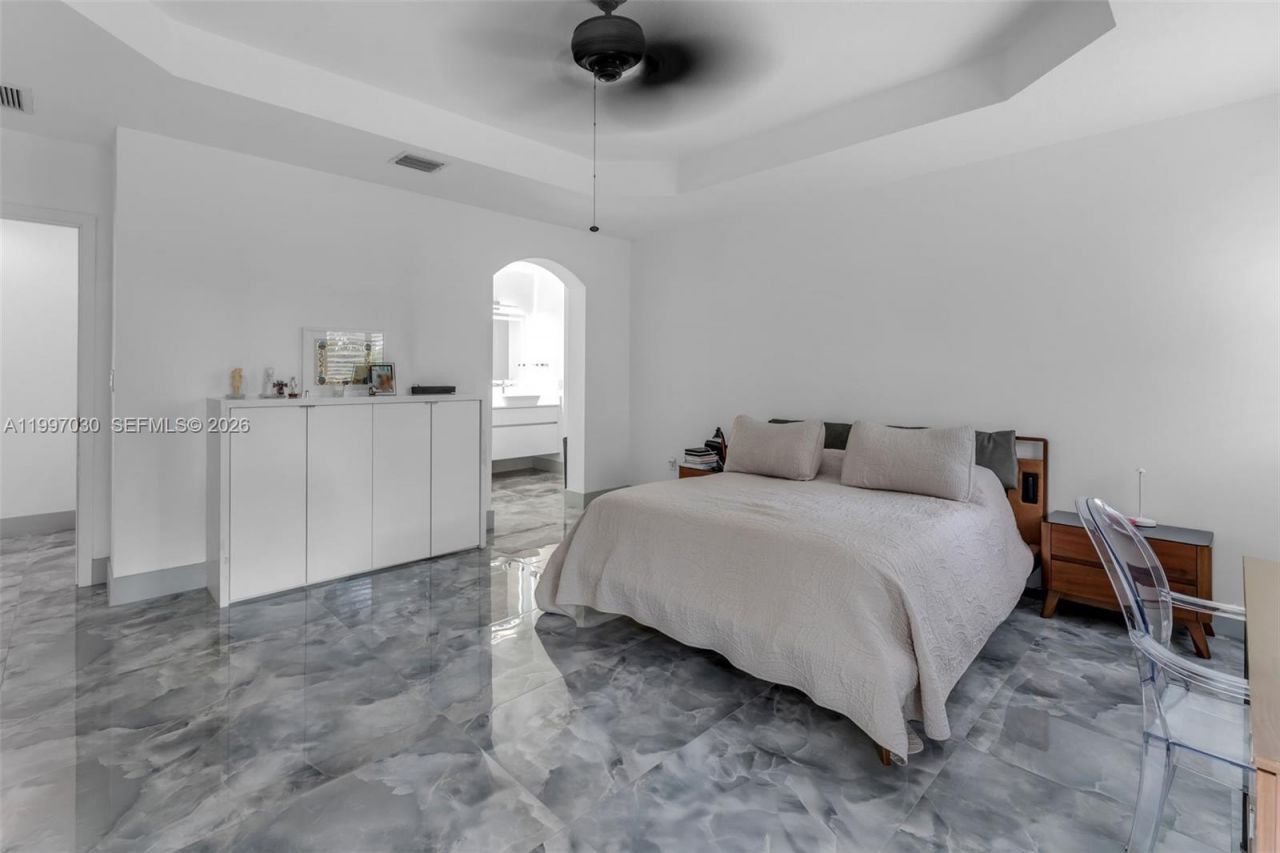 9030 SW 162nd St, Palmetto Bay, FL 33157 Photo