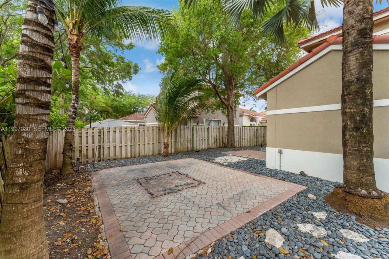 9030 SW 162nd St, Palmetto Bay, FL 33157 Photo