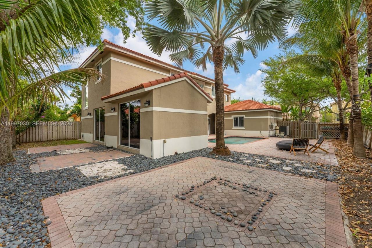 9030 SW 162nd St, Palmetto Bay, FL 33157 Photo