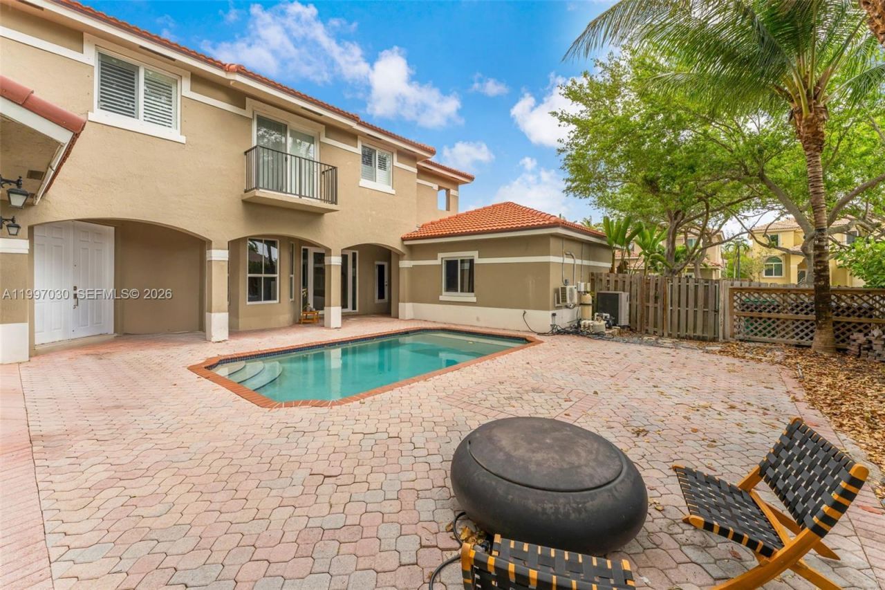 9030 SW 162nd St, Palmetto Bay, FL 33157 Photo