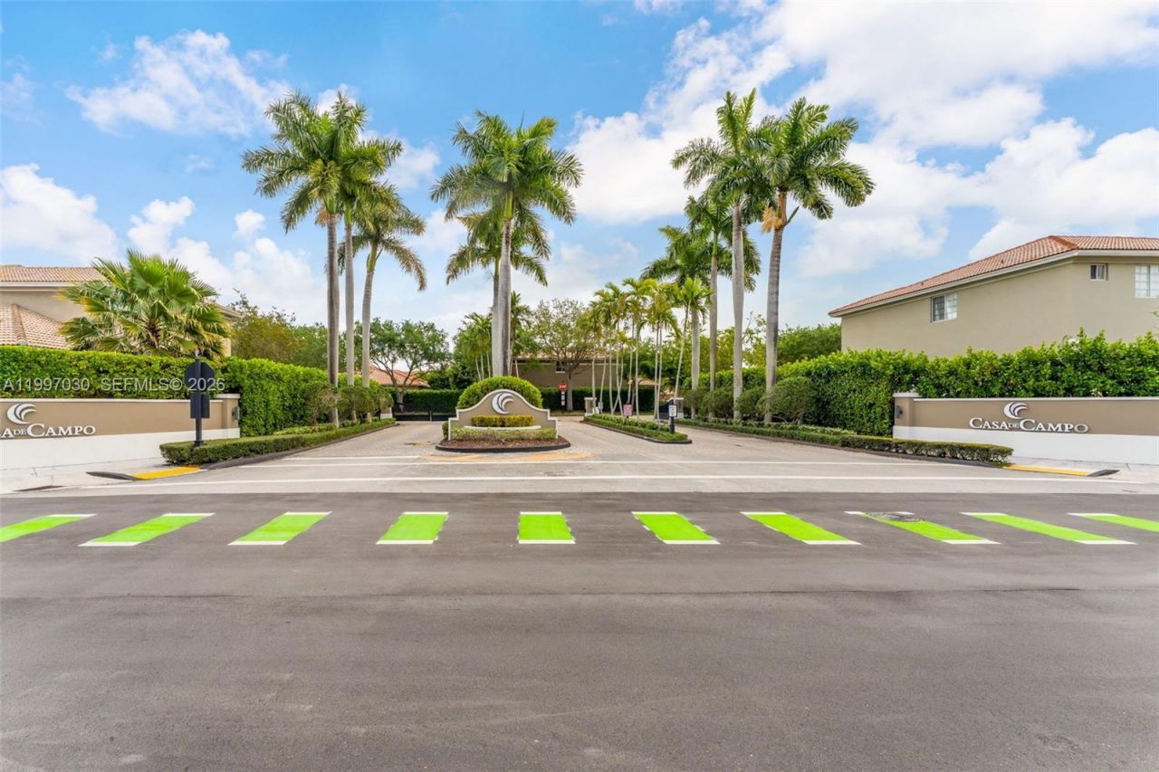 9030 SW 162nd St, Palmetto Bay, FL 33157 Photo