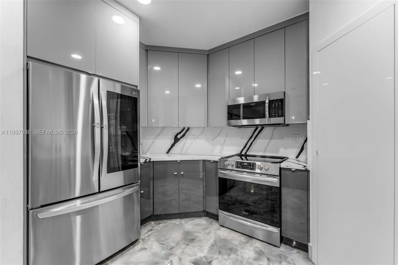 9030 SW 162nd St, Palmetto Bay, FL 33157 Photo