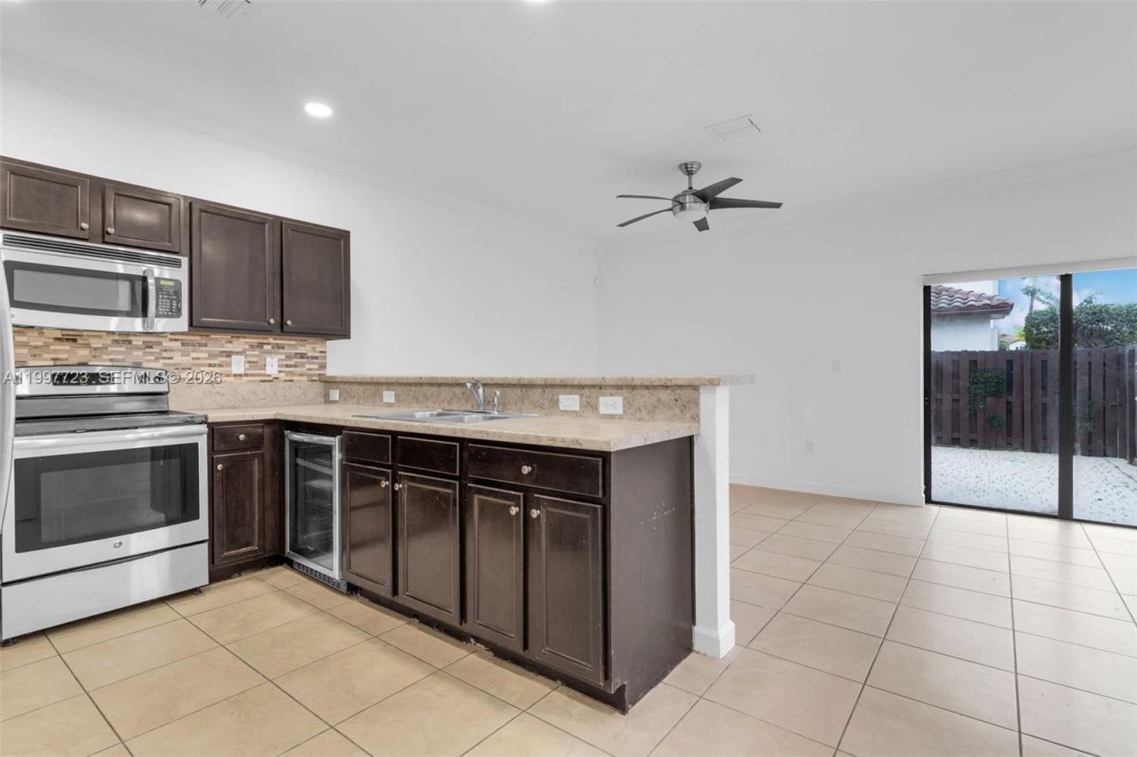 3202 SE 6th St, Homestead, FL 33033 Photo