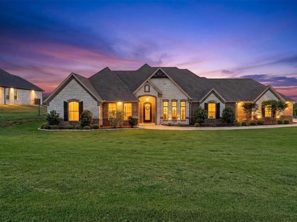 209 Martin Drive, Granbury, TX 76049