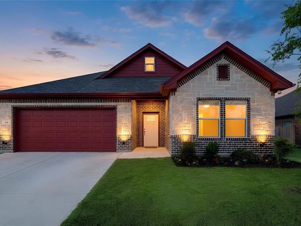 405 Titus Drive, Springtown, TX 76082