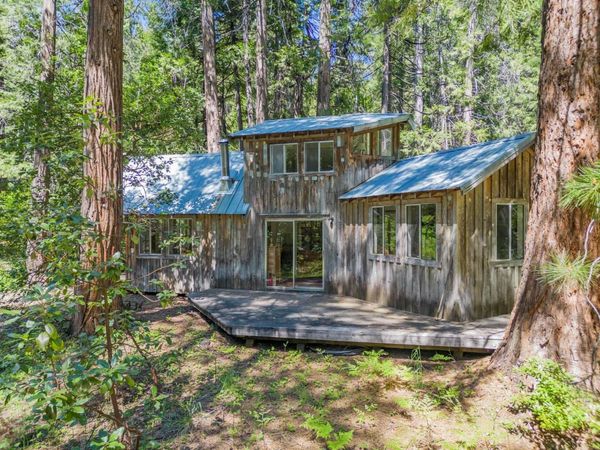 14138 La Porte Rd, Strawberry Valley, CA 95981