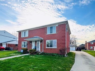 31929 Jefferson, St. Clair Shores, MI 48082