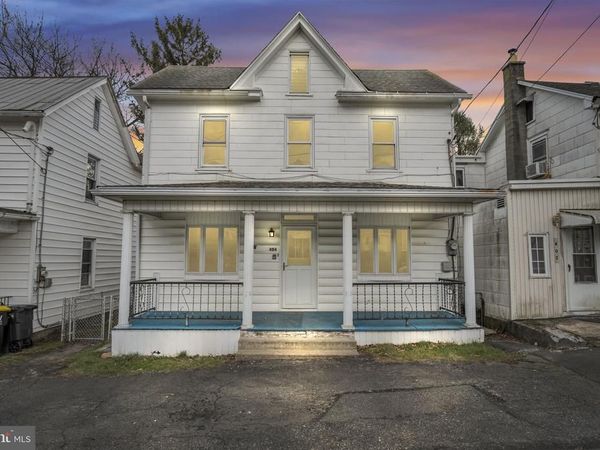 404 MAIN ST, LAVELLE, PA 17943