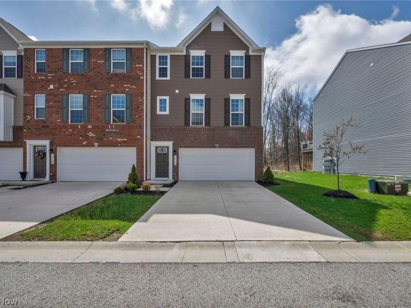 34566 Ethan Way, Willoughby, OH 44094 Photo 1